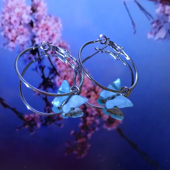 Brandy Melville Jewelry - $10❗️Dainty Butterfly Hoop Earrings
